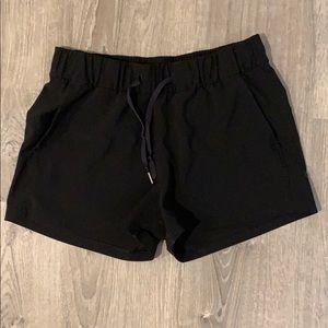 Lululemon On the Fly Short 2.5”